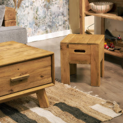 Tabouret carré / table d'appoint en bois de pin recyclé - naturel et montagnard - CHALET